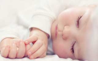 Почему ребенок вздрагивает во сне